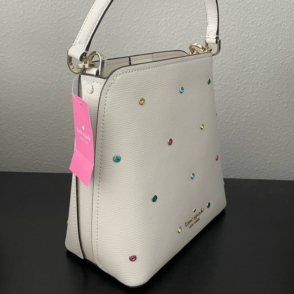 Kate Spade New York • DARCY SMALL BUCKET - Picture 5 of 16